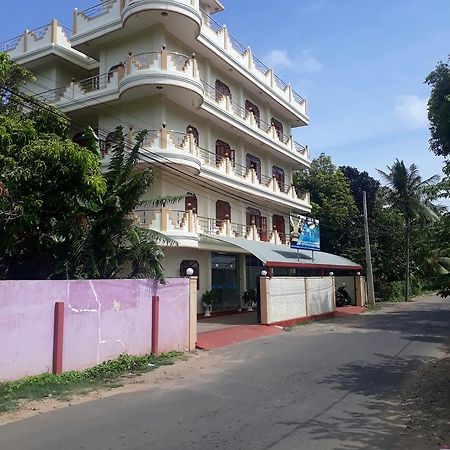 Hotel Blue Whale Jaffna Exterior photo