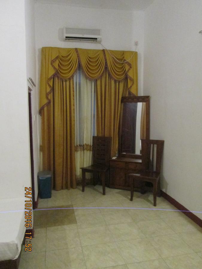 Hotel Blue Whale Jaffna Exterior photo