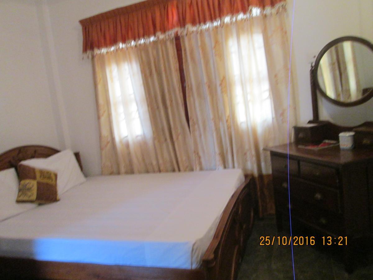 Hotel Blue Whale Jaffna Exterior photo