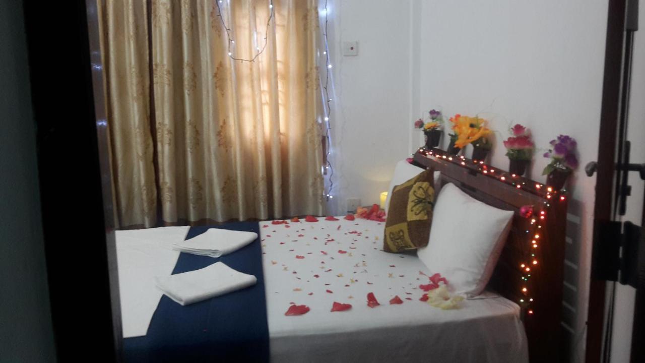 Hotel Blue Whale Jaffna Exterior photo