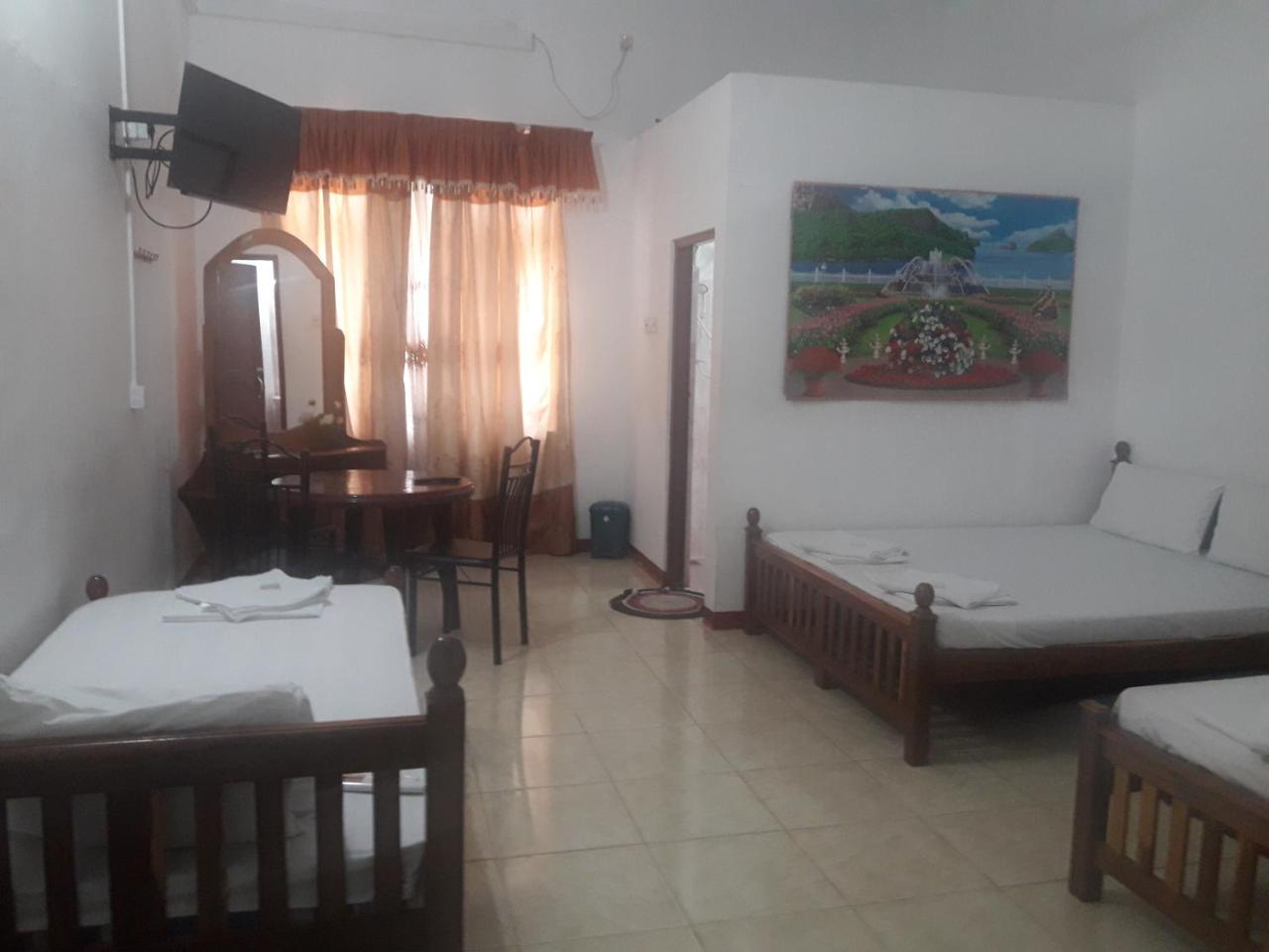 Hotel Blue Whale Jaffna Exterior photo