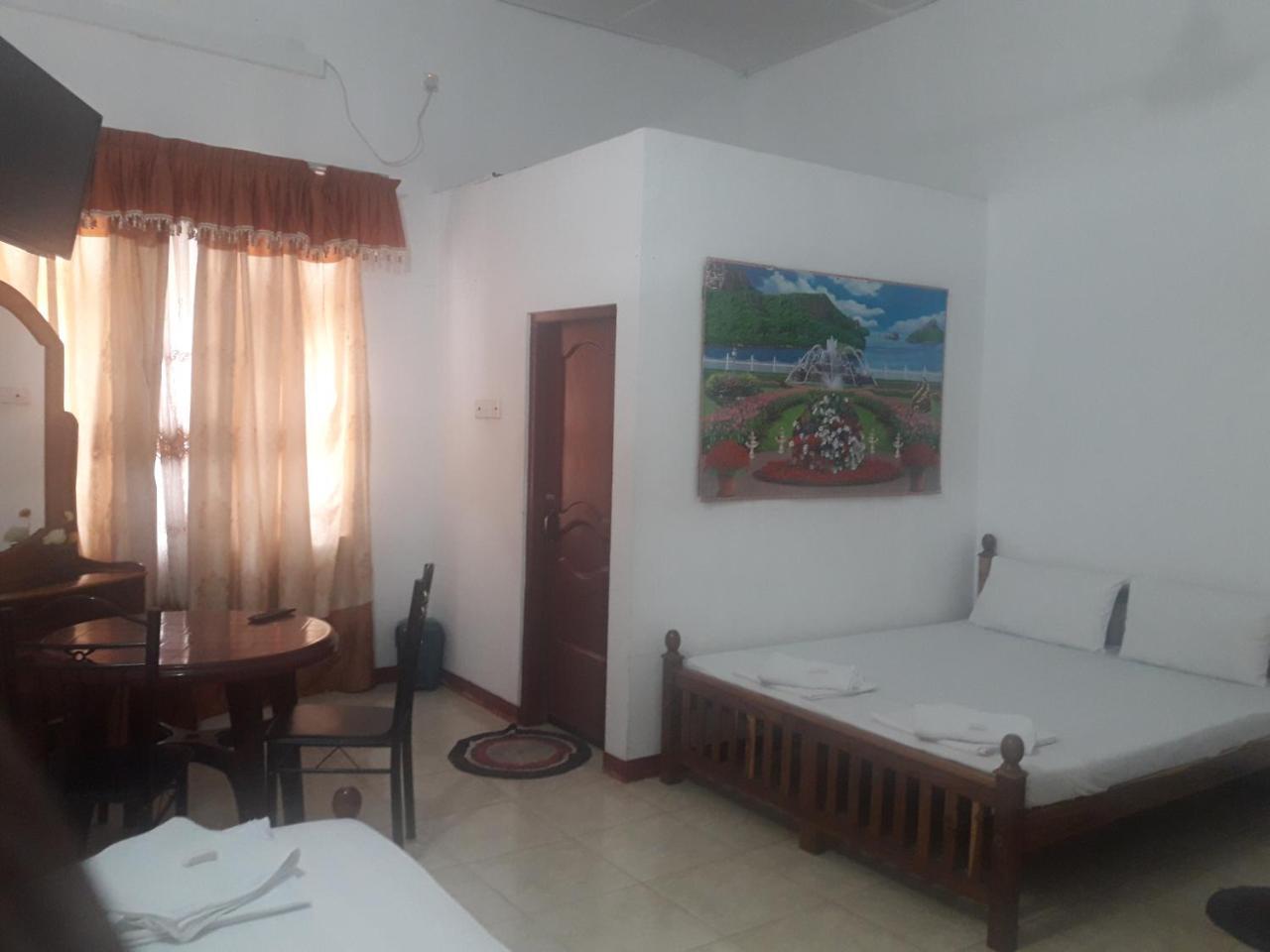 Hotel Blue Whale Jaffna Exterior photo