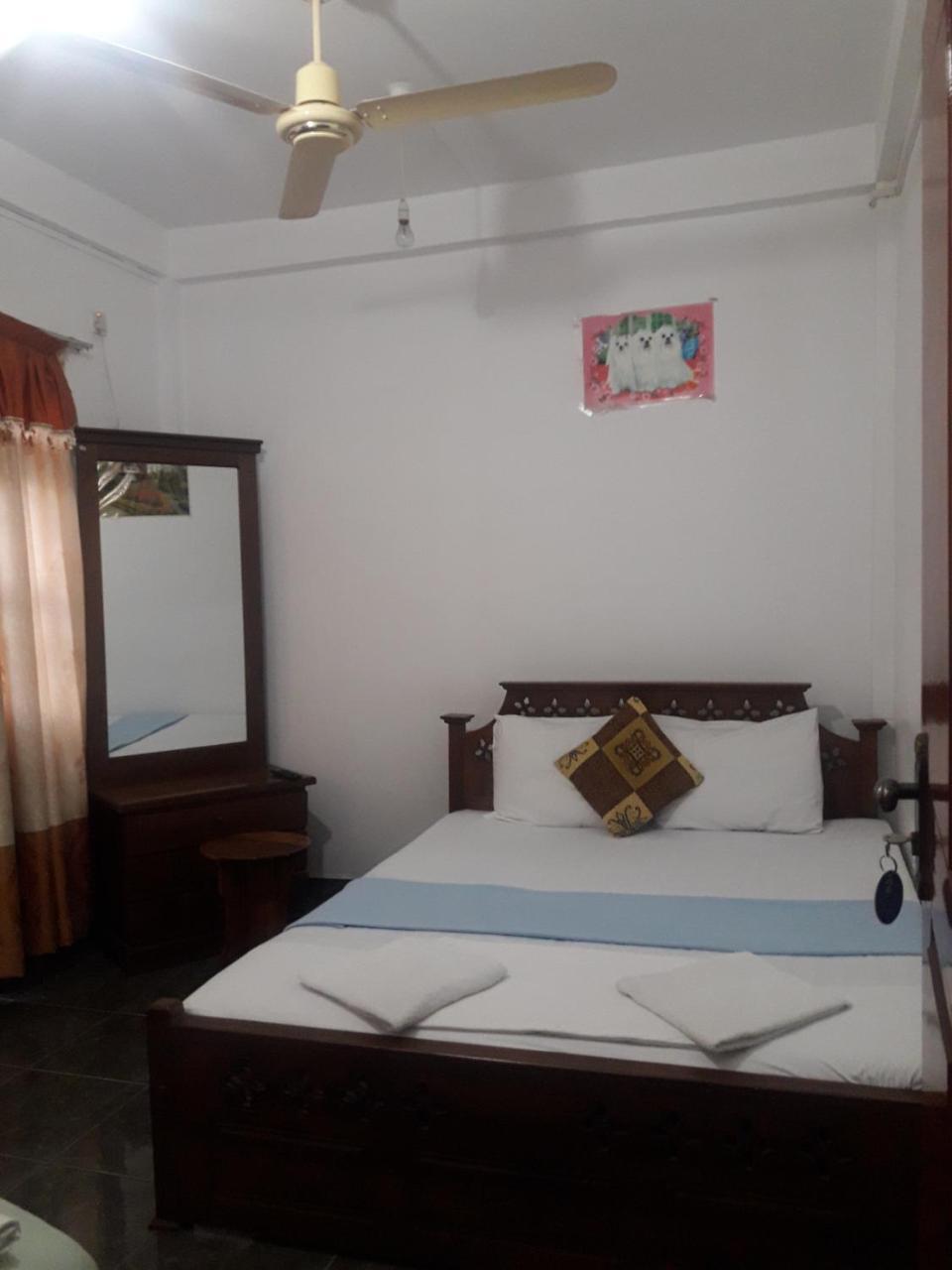 Hotel Blue Whale Jaffna Exterior photo