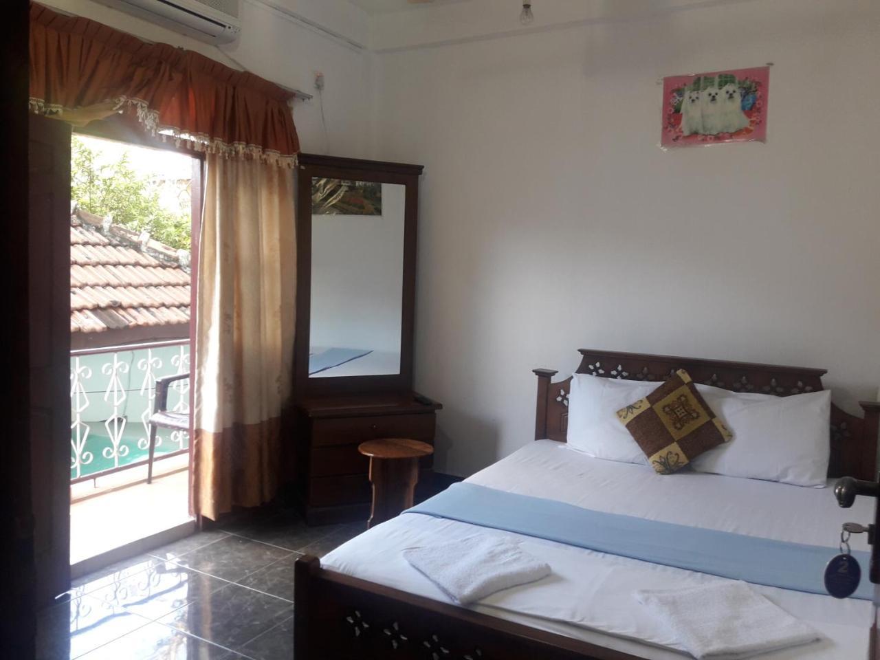 Hotel Blue Whale Jaffna Exterior photo